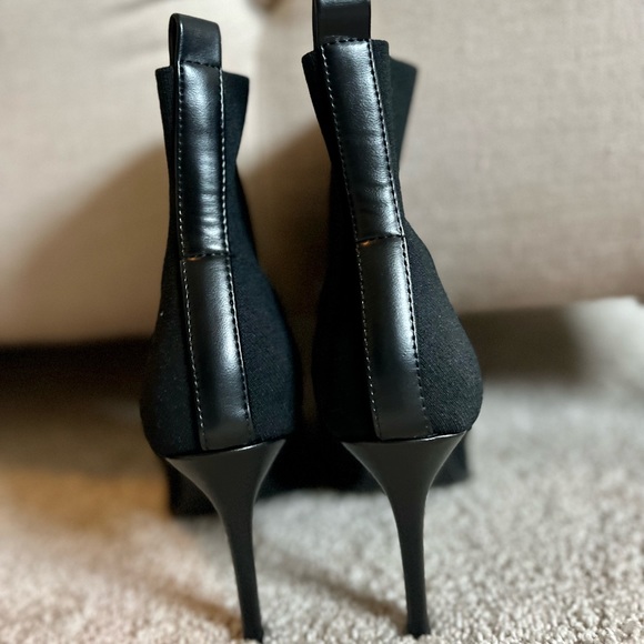 Steve Madden 🌸Heel Boots🌸stretchy material - Picture 4 of 7